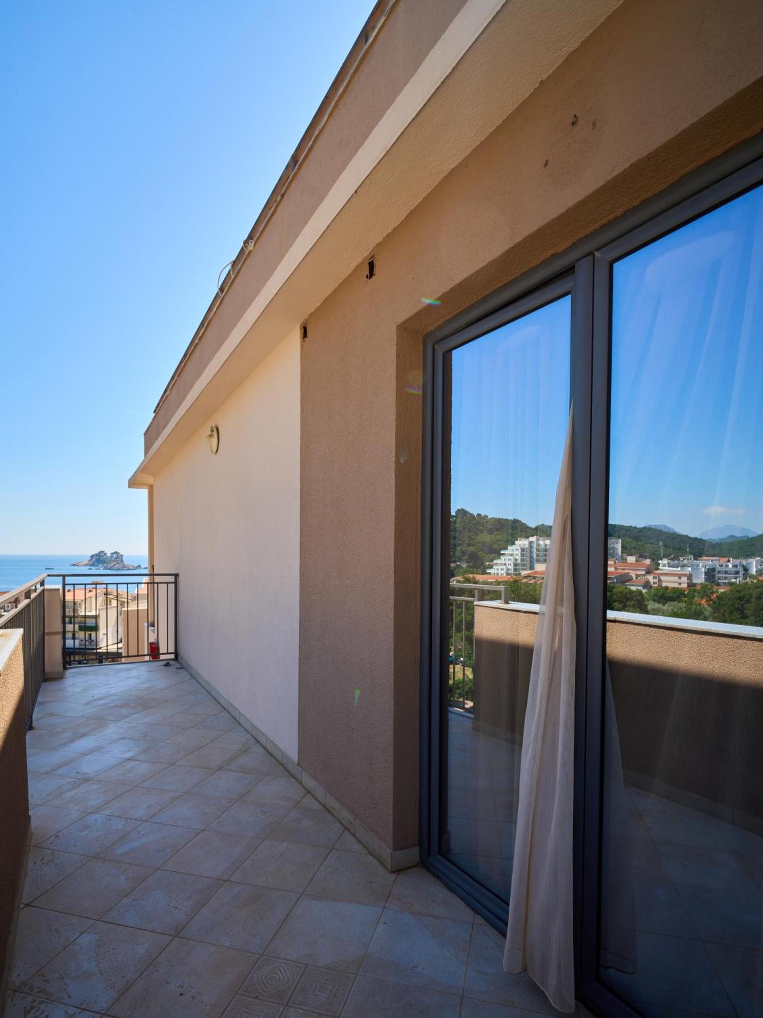Hotel Petrovac ภายนอก รูปภาพ