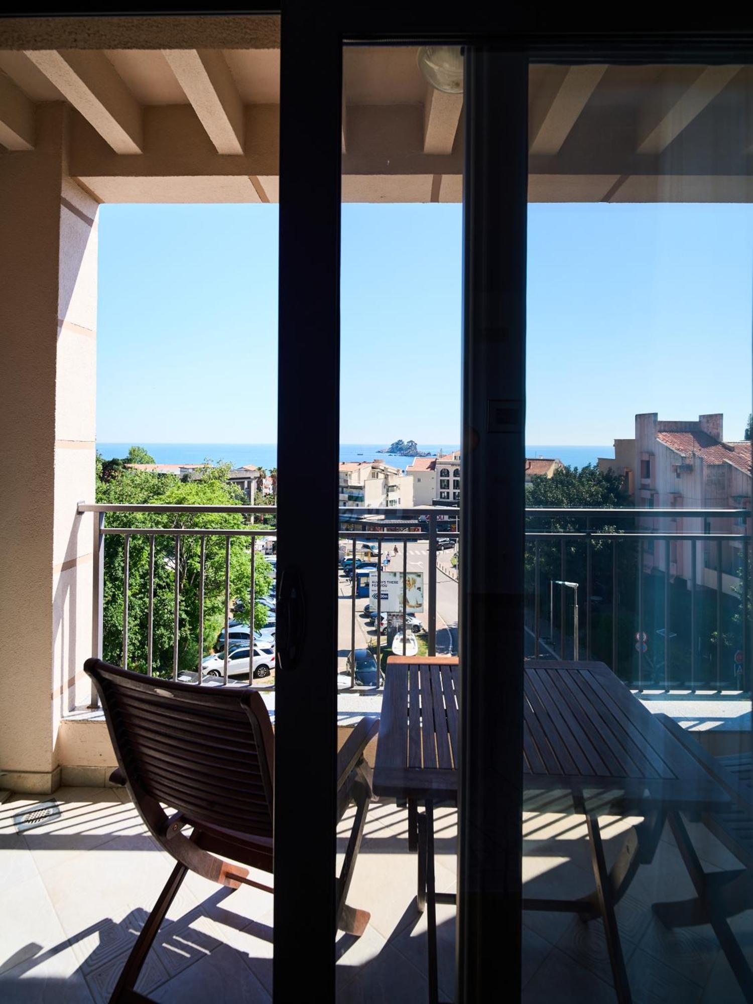 Hotel Petrovac ภายนอก รูปภาพ