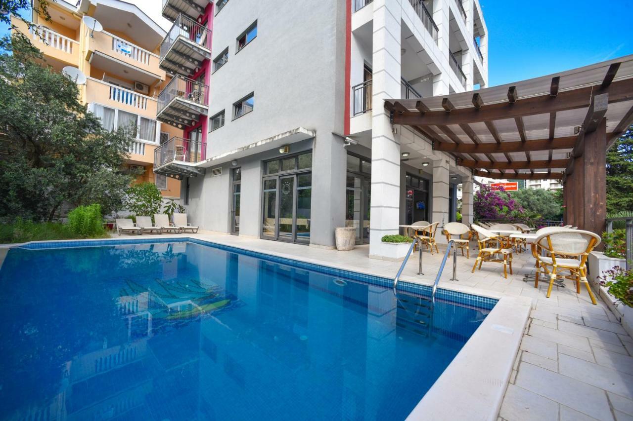 Hotel Petrovac ภายนอก รูปภาพ
